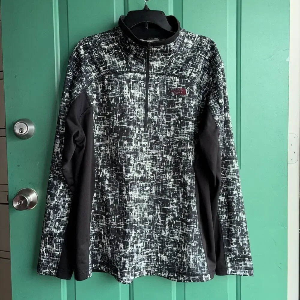 The North Face men’s XL Patterned Pullover excellent condition